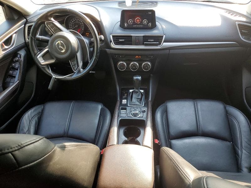 2018 MAZDA 3 TOURING 8