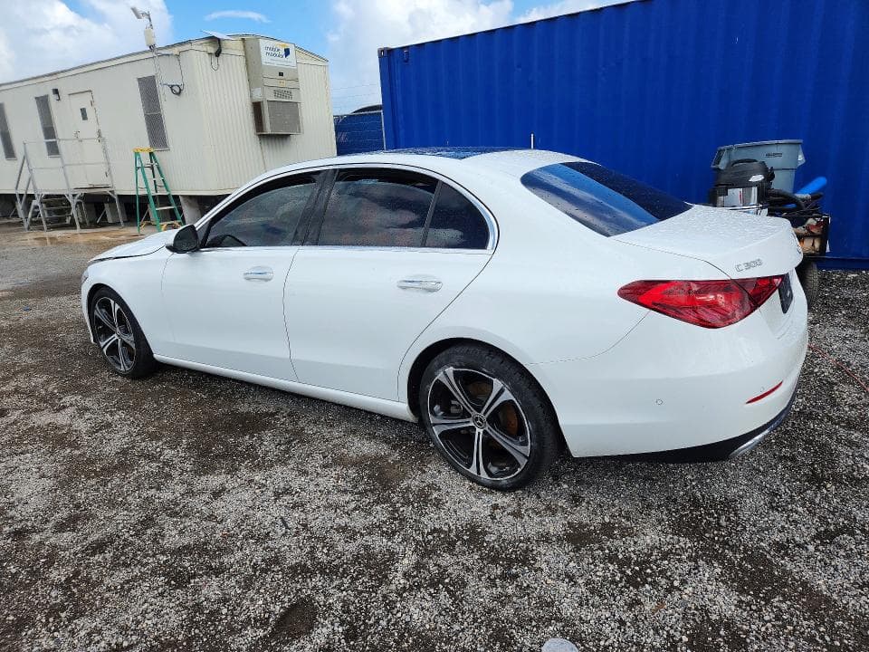2025 MERCEDES-BENZ C 300 2
