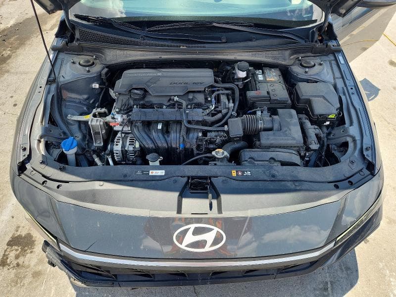 2024 HYUNDAI ELANTRA SE 11