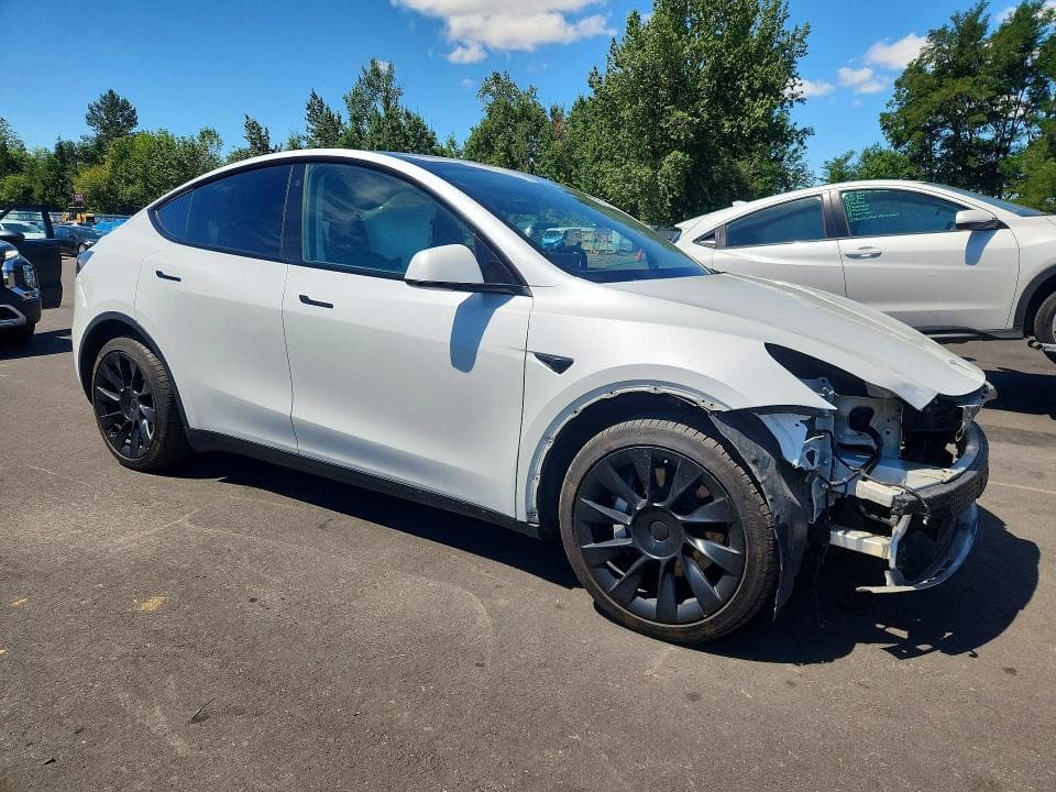 2022 TESLA MODEL Y 4