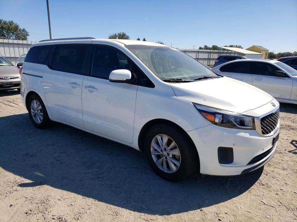 2017 KIA SEDONA LX 4