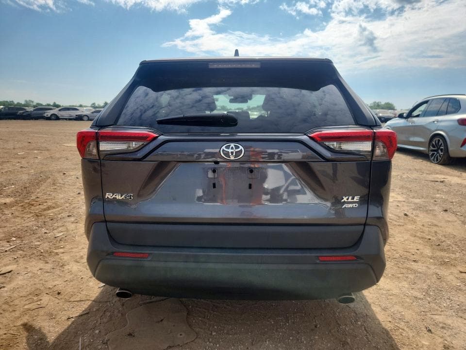 2021 TOYOTA RAV4 XLE 6
