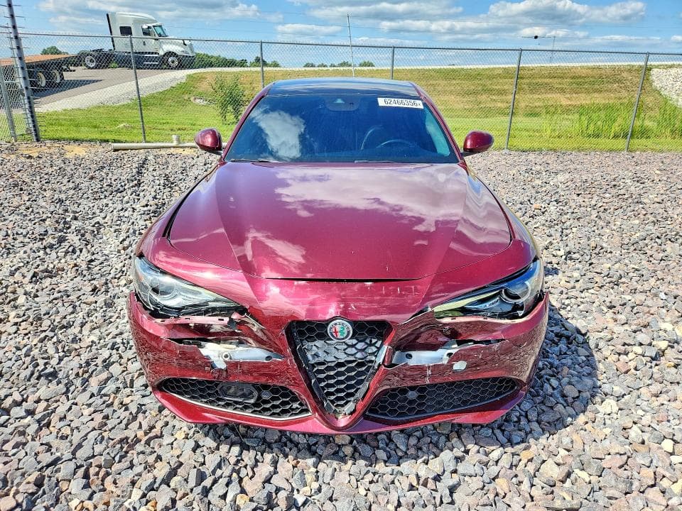 2017 ALFA ROMEO GIULIA Q4 5