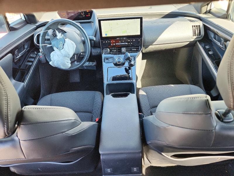 2023 TOYOTA BZ4X XLE 8