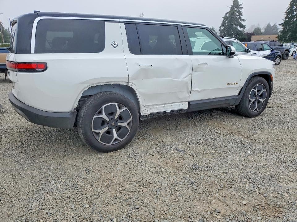 2023 RIVIAN R1S ADVENTURE 3