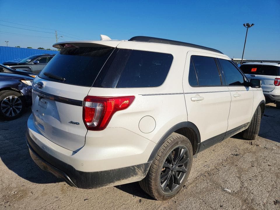 2017 FORD EXPLORER XLT 3