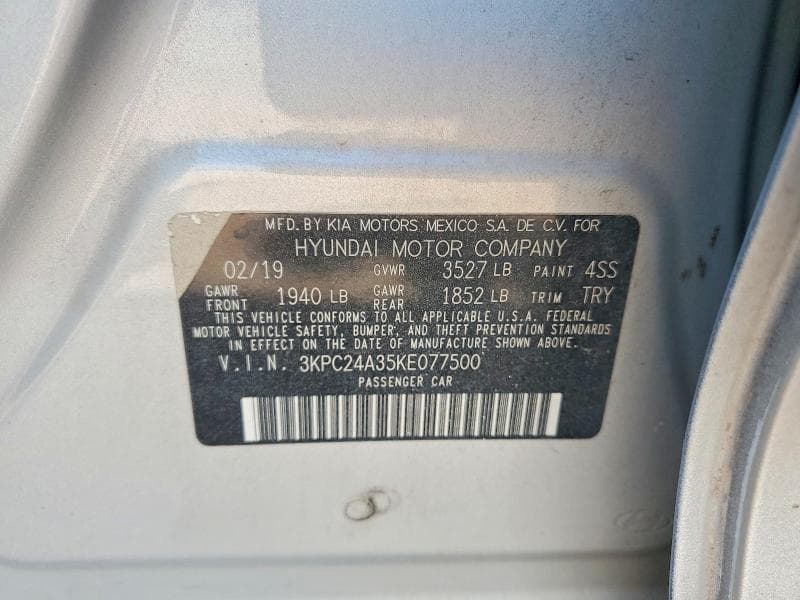 2019 HYUNDAI ACCENT SE 12