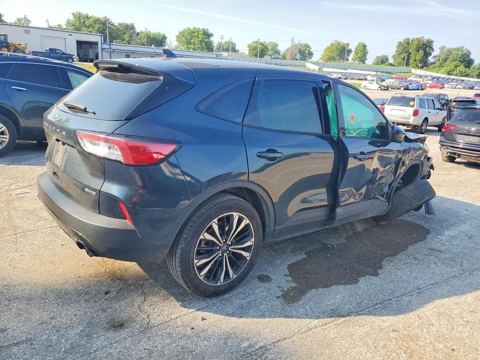 2022 FORD ESCAPE SE 3