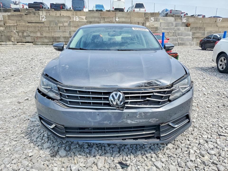 2017 VOLKSWAGEN PASSAT SE 5