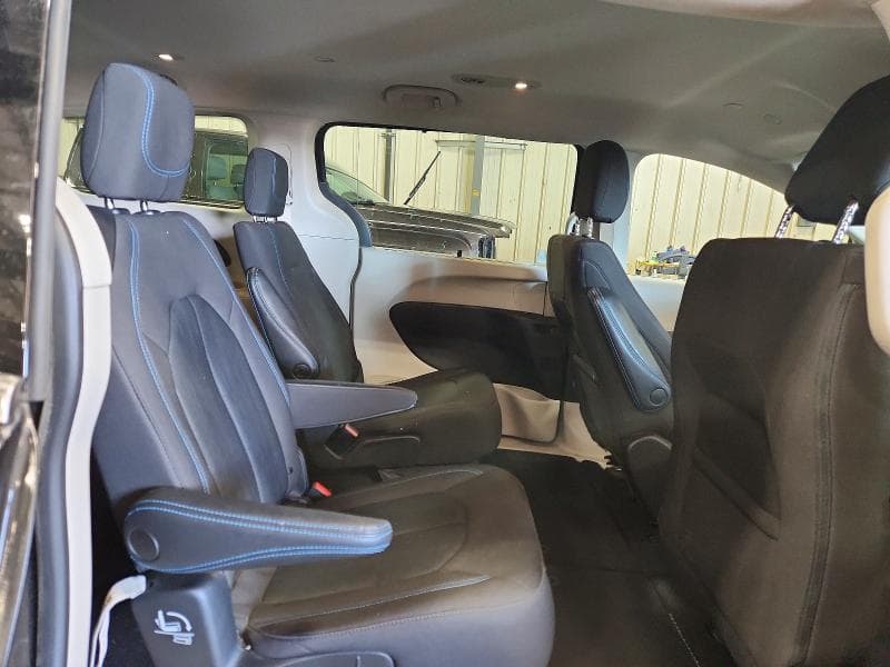 2021 CHRYSLER PACIFICA TOURING 11