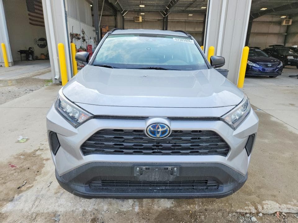 2020 TOYOTA RAV4 LE 5