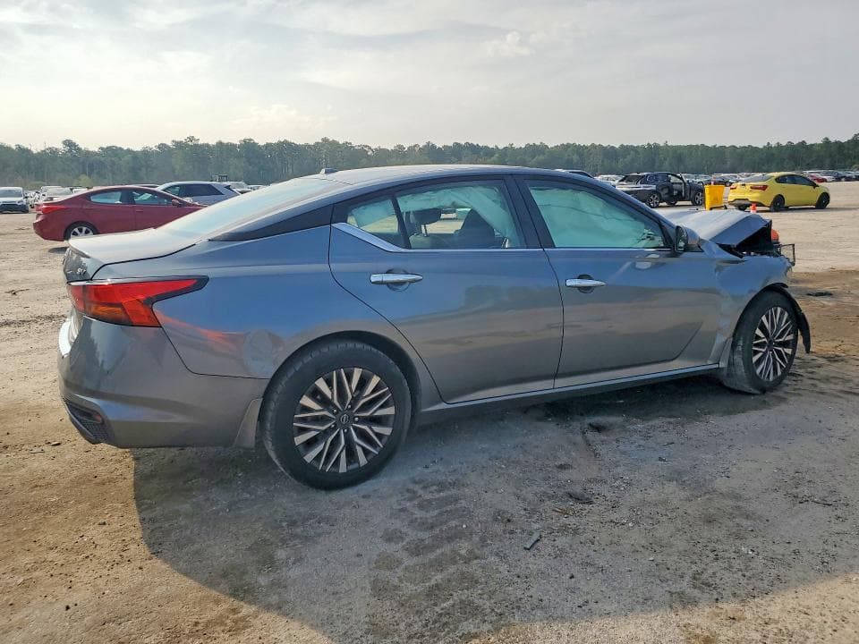 2023 NISSAN ALTIMA SV 3