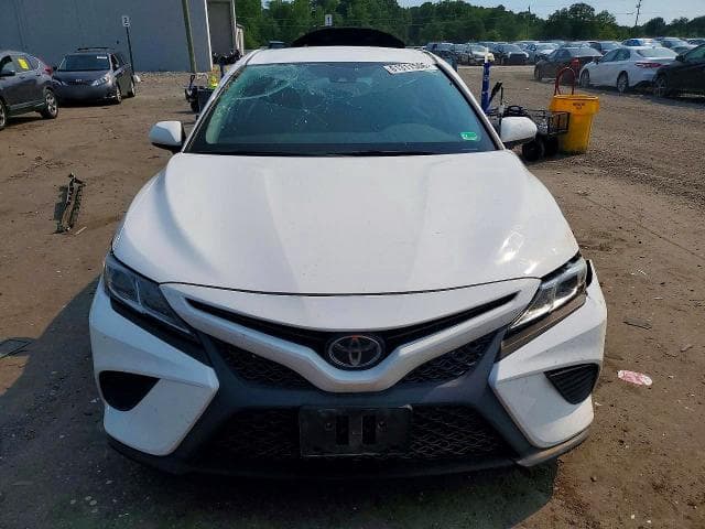 2020 TOYOTA CAMRY SE 5