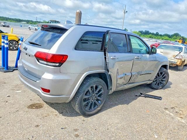 2020 JEEP GRAND CHEROKEE LAREDO 3