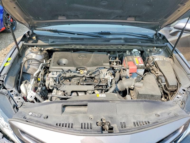 2020 TOYOTA CAMRY SE 11
