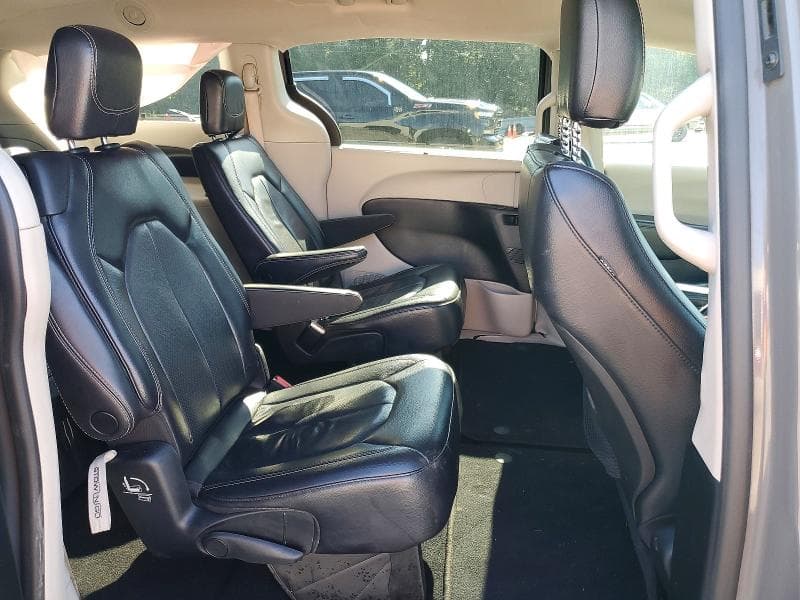 2022 CHRYSLER PACIFICA TOURING L 11
