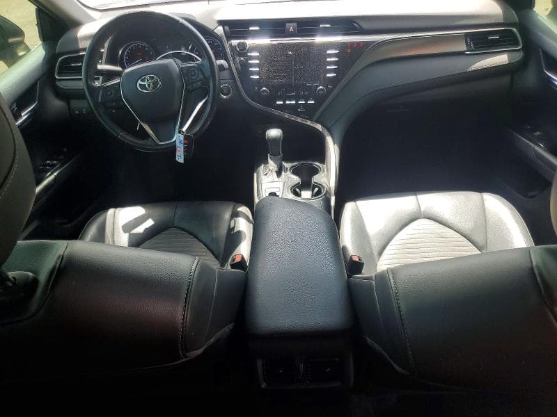 2020 TOYOTA CAMRY SE 8