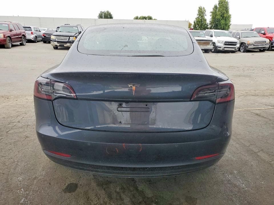 2018 TESLA MODEL 3 6