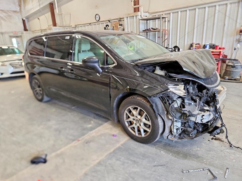 2017 CHRYSLER PACIFICA TOURING 4