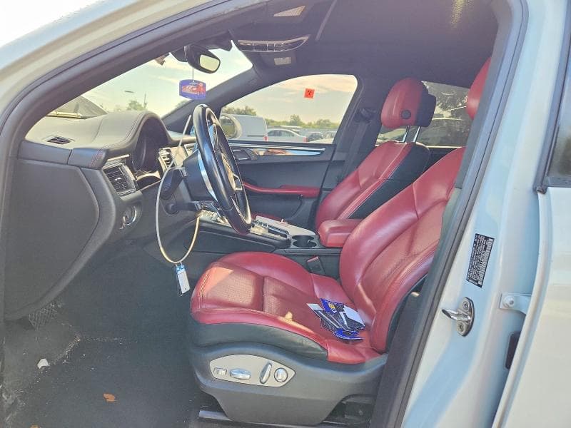 2018 PORSCHE MACAN 7