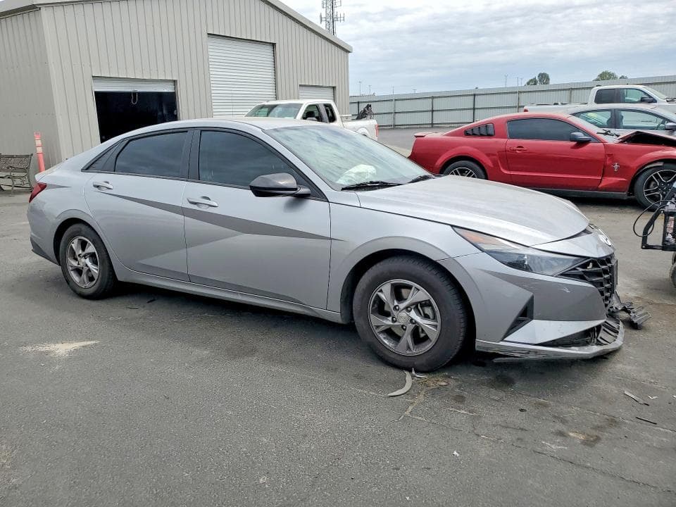 2021 HYUNDAI ELANTRA SE 4