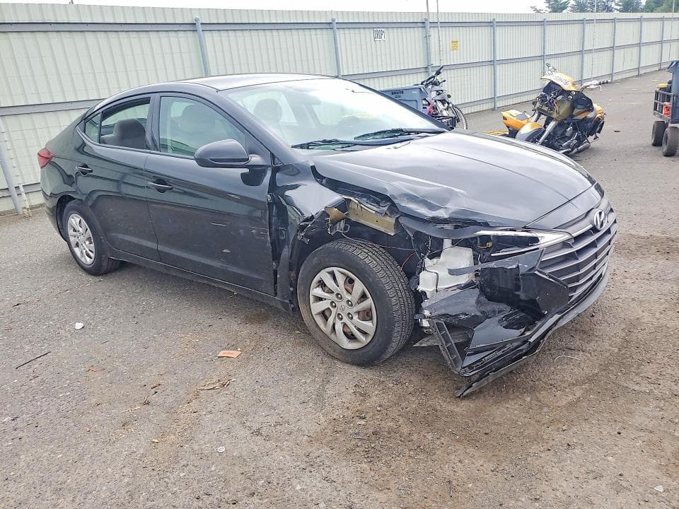 2019 HYUNDAI ELANTRA SE 4