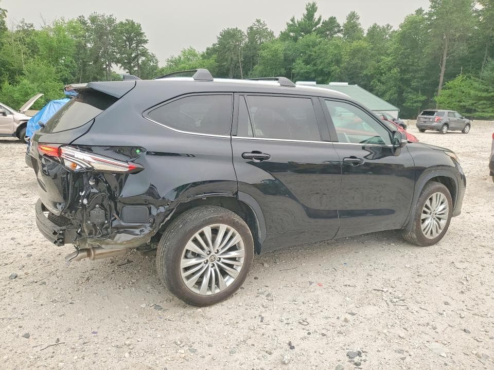 2023 TOYOTA HIGHLANDER PLATINUM 3