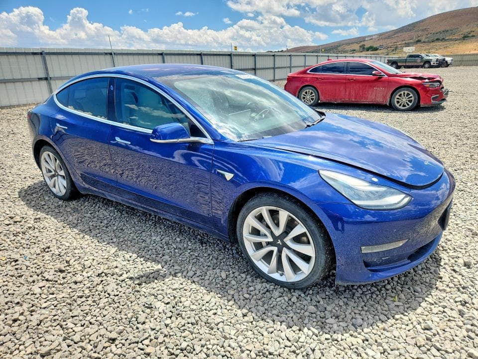 2018 TESLA MODEL 3 4