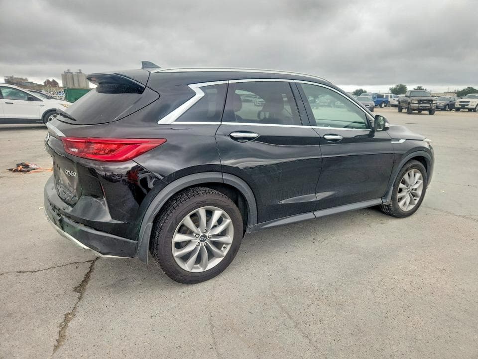 2022 INFINITI QX50 LUXE 3