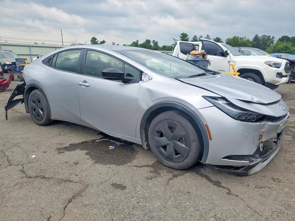 2024 TOYOTA PRIUS PRIME SE 4