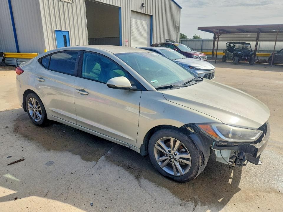 2017 HYUNDAI ELANTRA SE 4