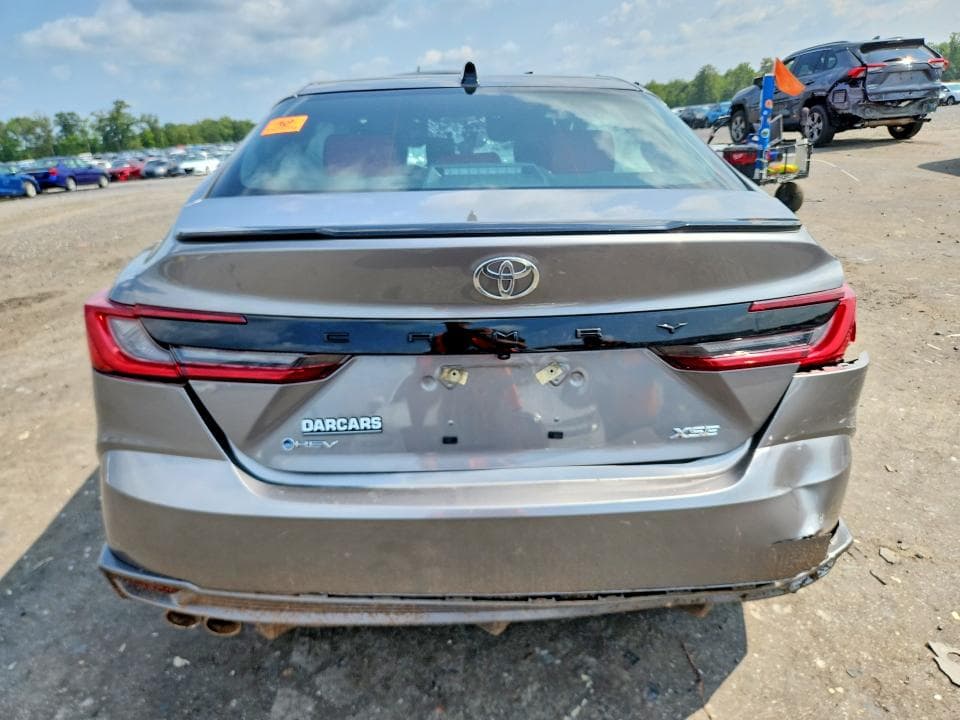 2025 TOYOTA CAMRY XSE 6