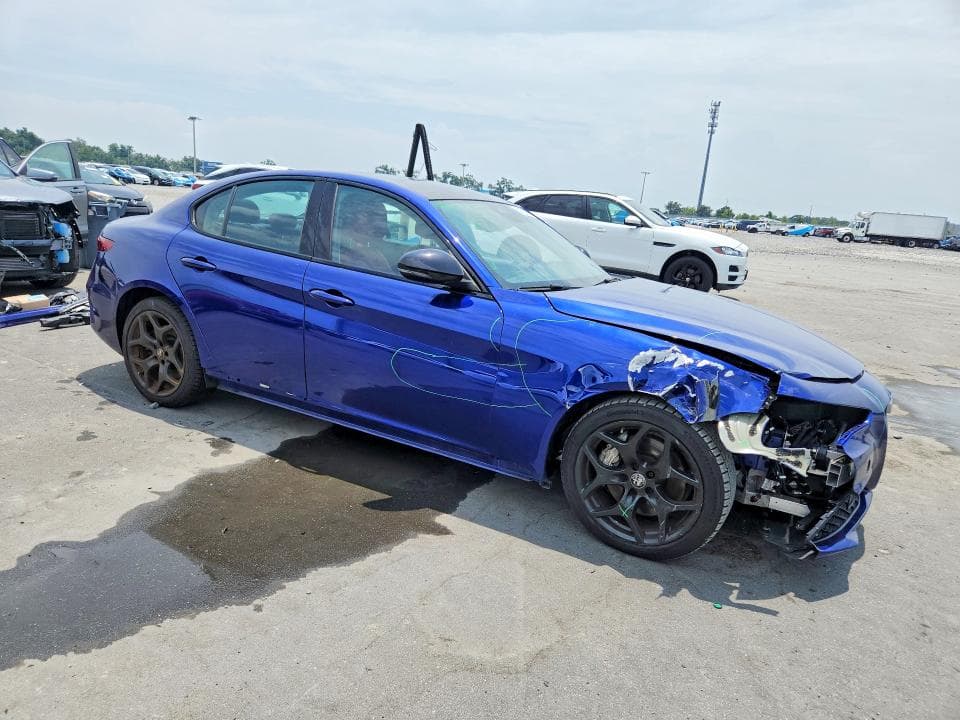 2021 ALFA ROMEO GIULIA SPORT 4