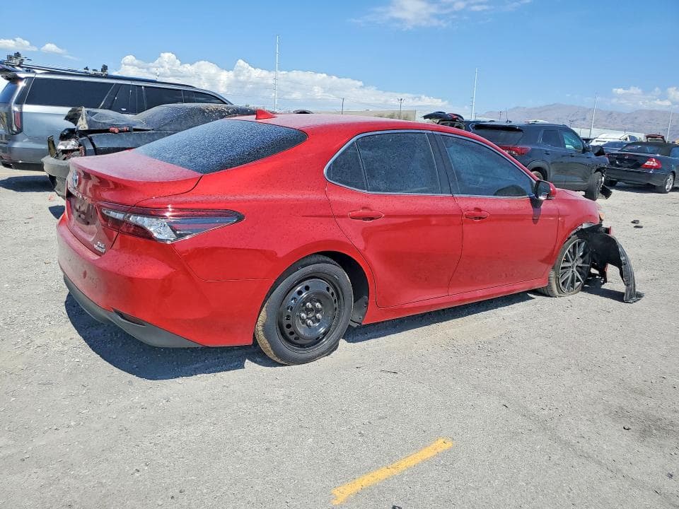 2024 TOYOTA CAMRY XLE 3