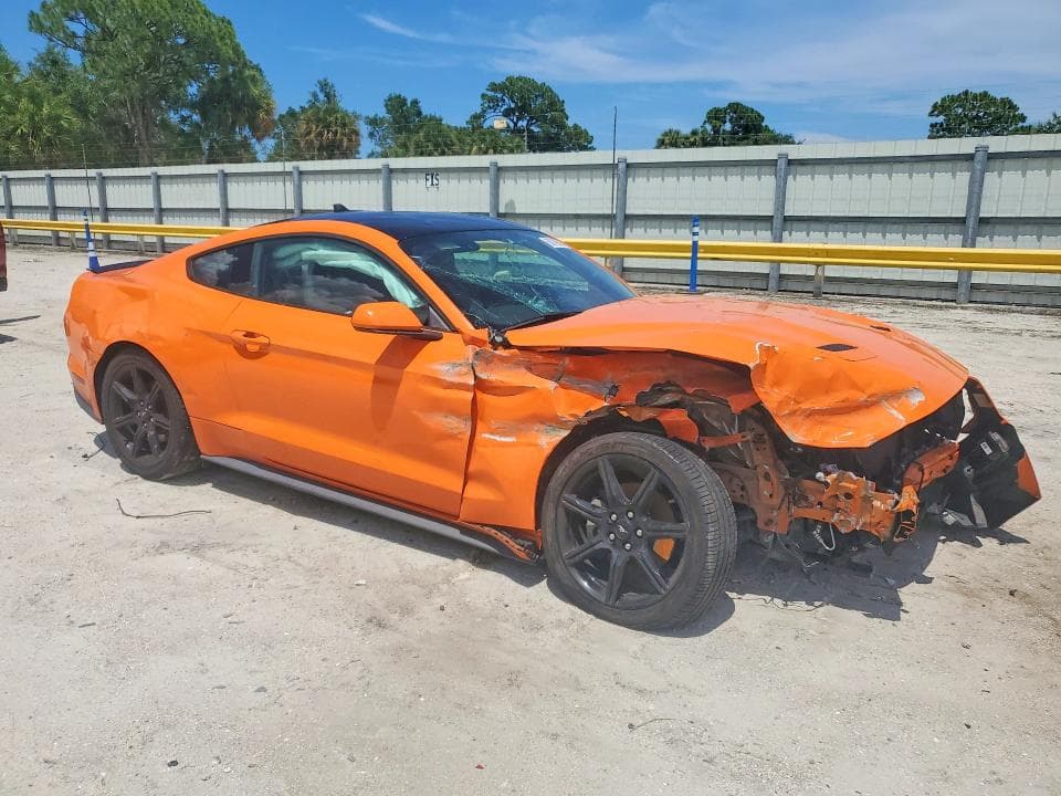 2020 FORD MUSTANG 4