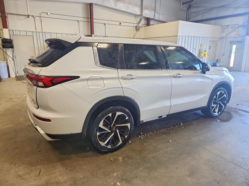 2022 MITSUBISHI OUTLANDER SE 3