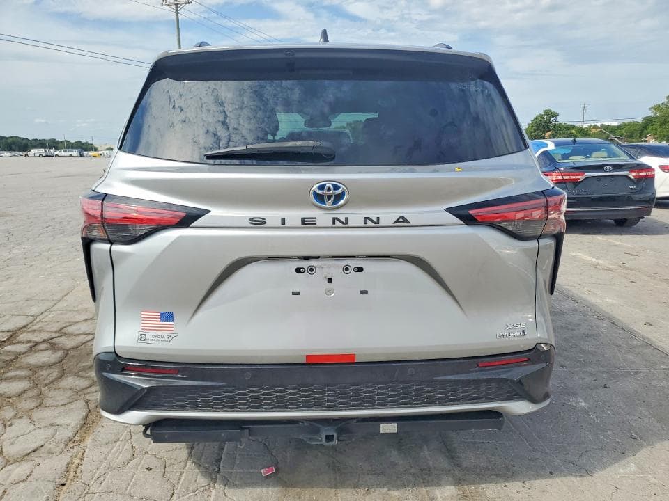 2021 TOYOTA SIENNA XSE 6