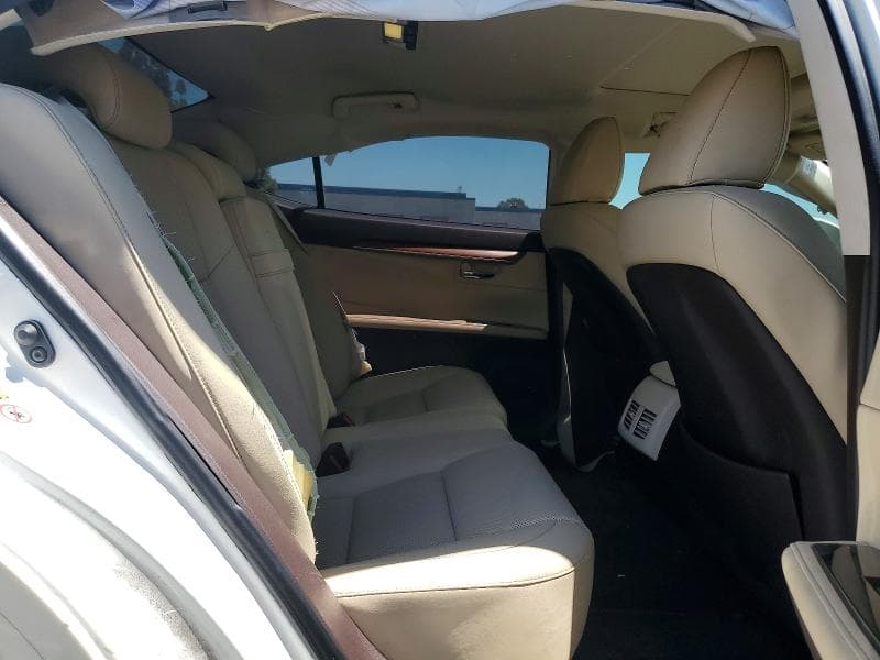 2017 LEXUS ES 300H 10