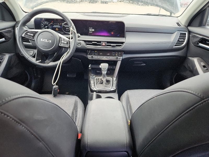 2024 KIA SELTOS EX 8