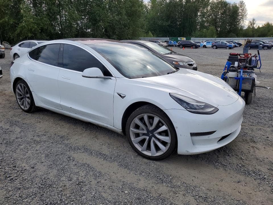2018 TESLA MODEL 3 4