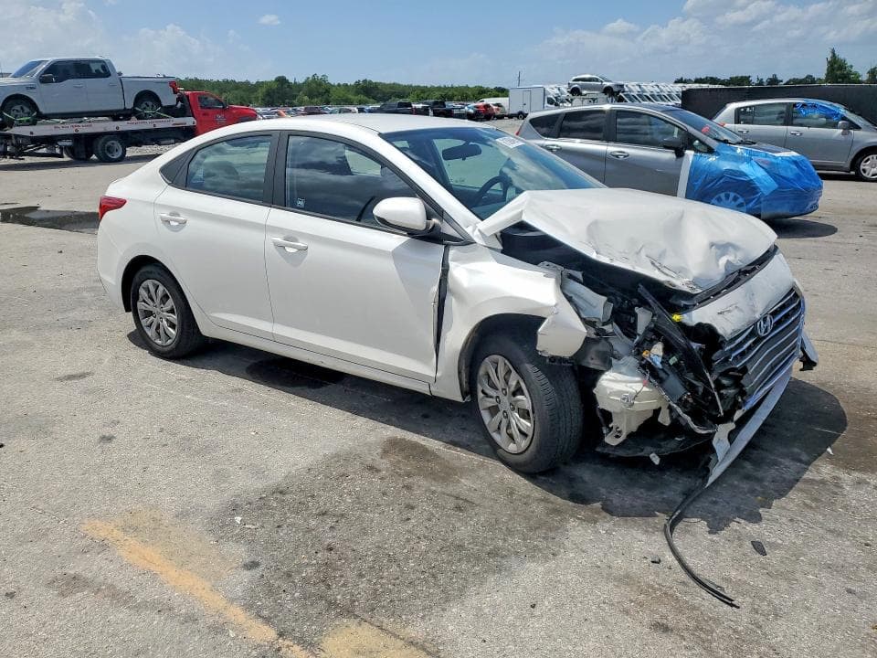 2019 HYUNDAI ACCENT SE 4