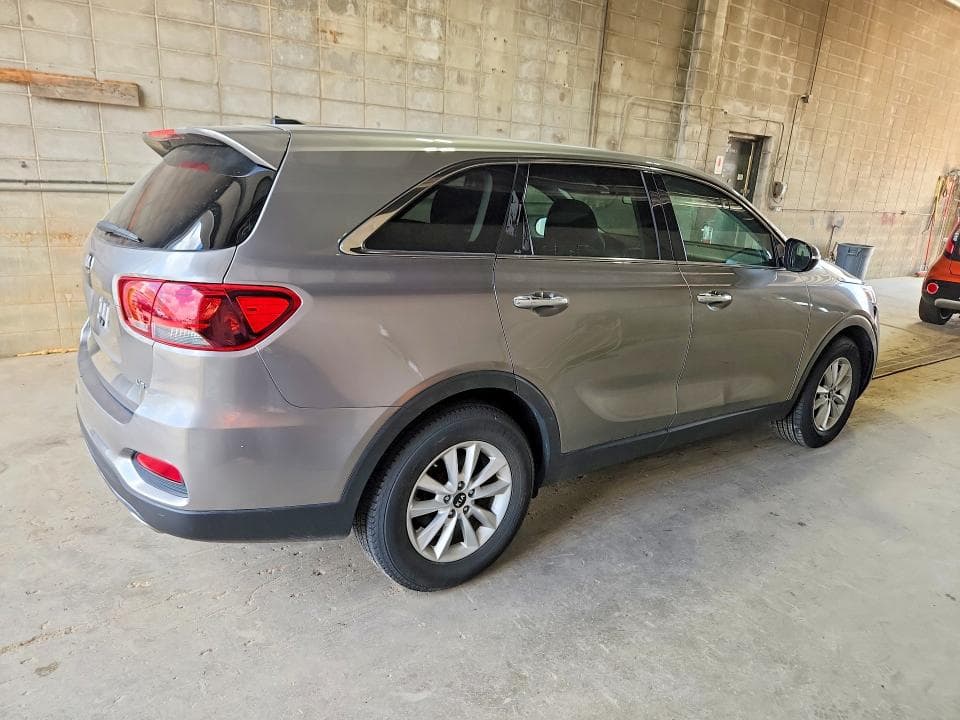 2019 KIA SORENTO LX V6 3