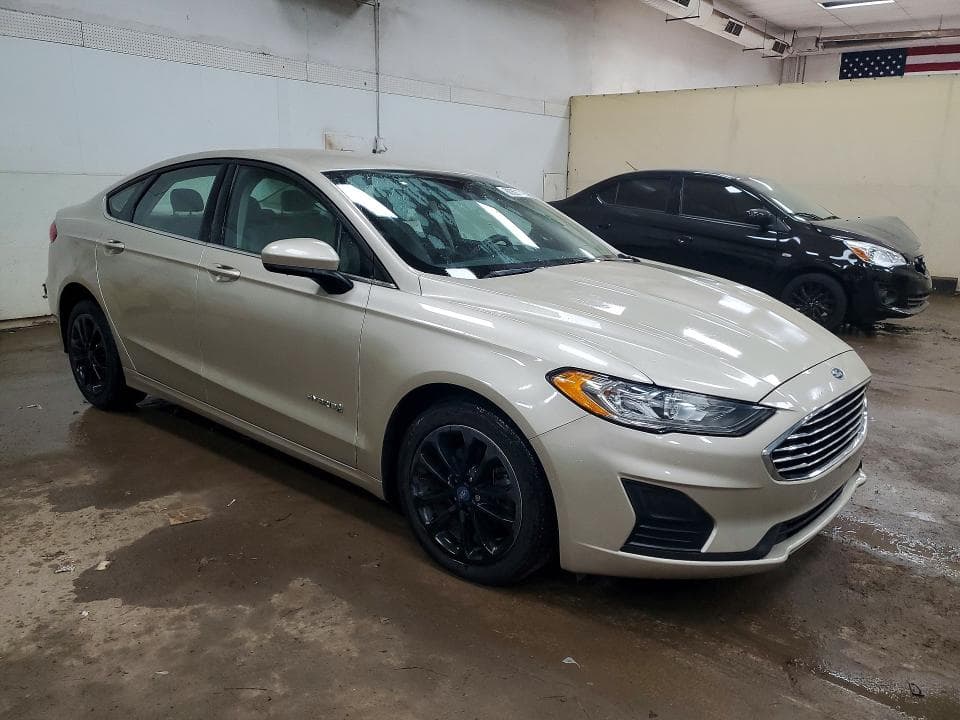 2019 FORD FUSION SE 4