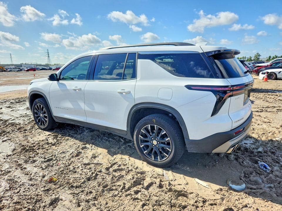 2025 CHEVROLET TRAVERSE LT 2