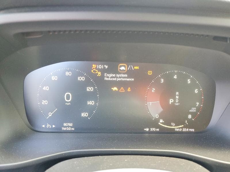 2021 VOLVO XC40 T5 MOMENTUM 9