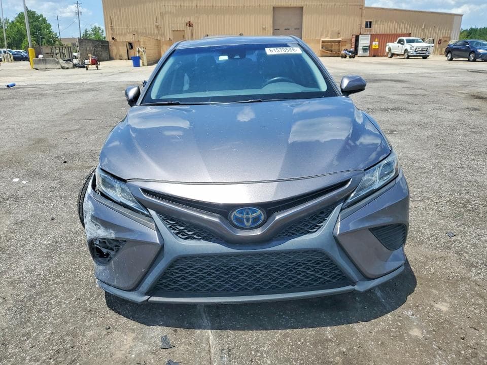 2020 TOYOTA CAMRY SE 5