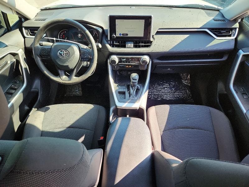 2023 TOYOTA RAV4 LE 8