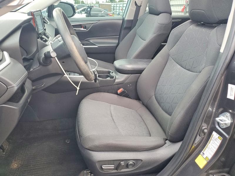 2021 TOYOTA RAV4 XLE 7