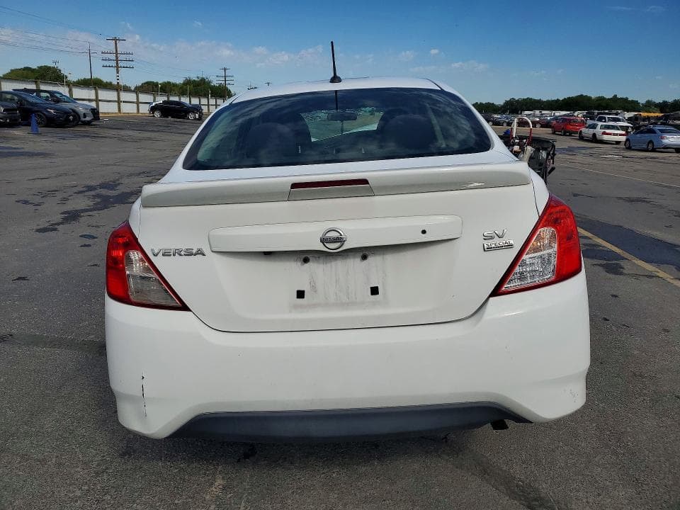 2018 NISSAN VERSA SV 6