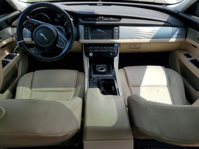 2017 JAGUAR XF 8